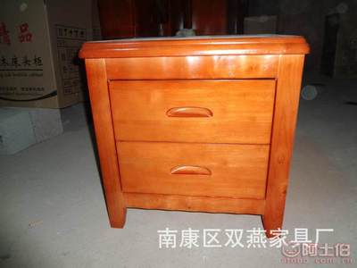 南康双燕家具厂橡木实木床头柜 批发优选，品质与实用兼具